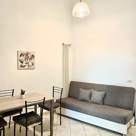 Flower Apartment