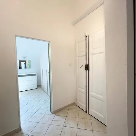 Apartment Flower