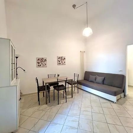 Flower Apartment *